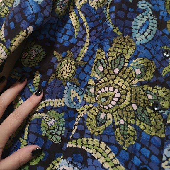 Chico's Silk Blouse Very Colorful Mozaic Flowers Contemporary Modern Style - Picture 6 of 13
